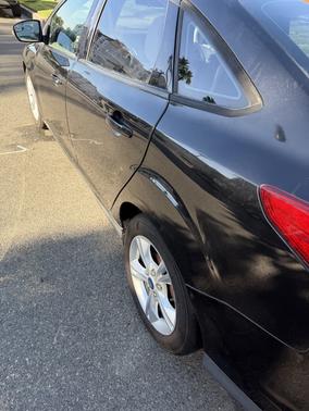 Black 2014 Ford Focus SE
