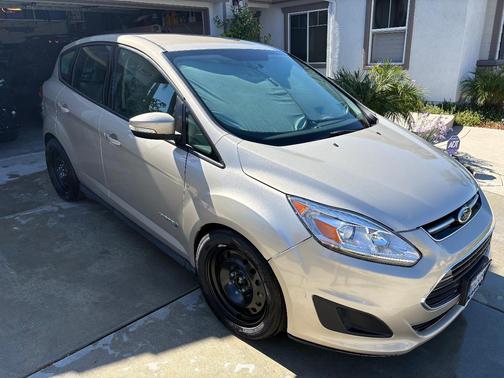Gold 2017 Ford C-Max Hybrid SE