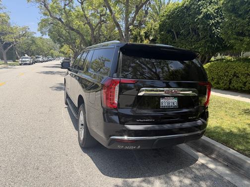 Black 2023 GMC Yukon XL SLT