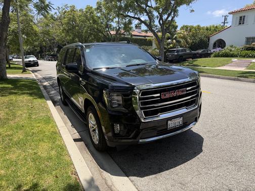 Black 2023 GMC Yukon XL SLT