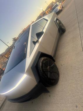 2024 Tesla Cybertruck AWD