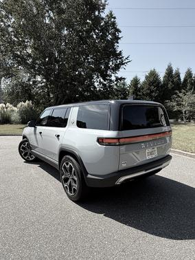 2024 Rivian R1S Adventure Performance Dual-Motor Large Package