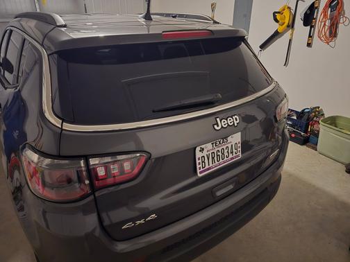 Gray 2024 Jeep Compass Latitude Lux