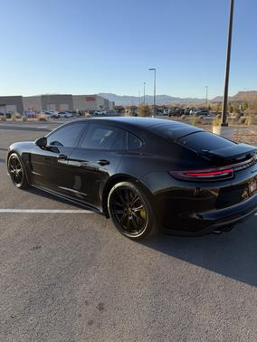 2018 Porsche Panamera Panamera Turbo