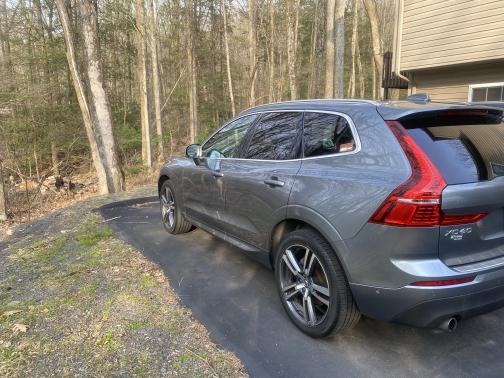 Photo 5 of 5 of 2018 Volvo XC60 T5 Momentum
