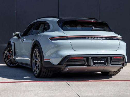 2025 Porsche Taycan 4S Cross Turismo
