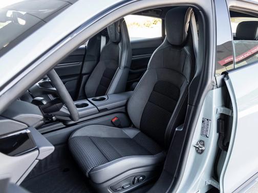 2025 Porsche Taycan 4S Cross Turismo