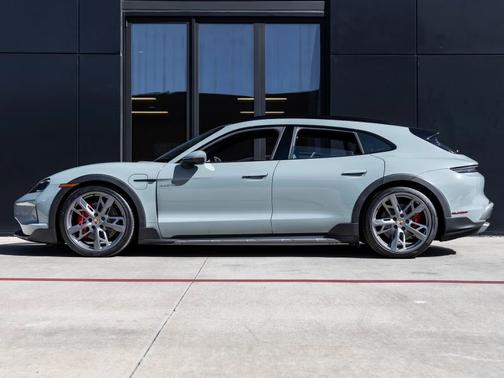 2025 Porsche Taycan 4S Cross Turismo