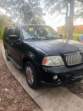2004 Lincoln Navigator Base