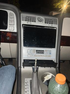 2004 Lincoln Navigator Base