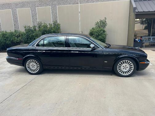 Black 2006 Jaguar Vanden Plas Base