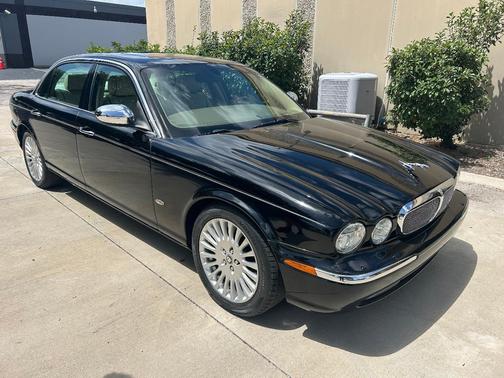 Black 2006 Jaguar Vanden Plas Base