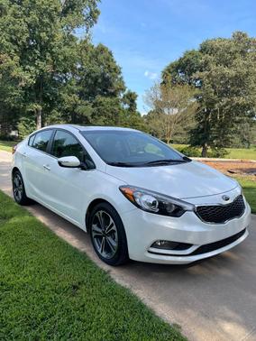 White 2014 Kia Forte EX