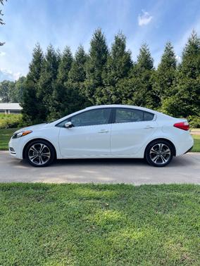White 2014 Kia Forte EX
