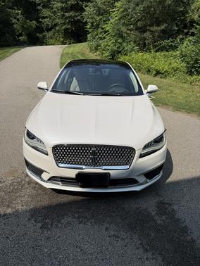 White 2017 Lincoln MKZ Reserve