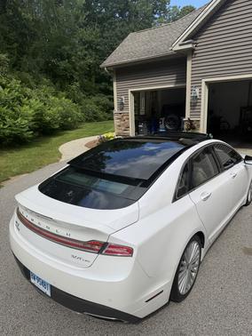 White 2017 Lincoln MKZ Reserve