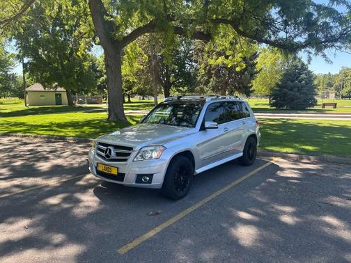 Silver 2010 Mercedes-Benz GLK-Class GLK 350
