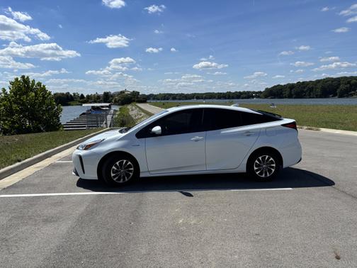 2021 Toyota Prius LE