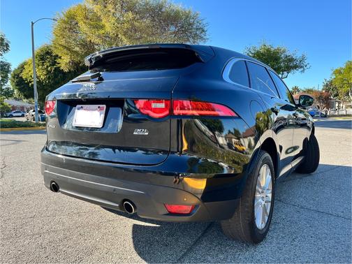 2019 Jaguar F-PACE 30t Prestige