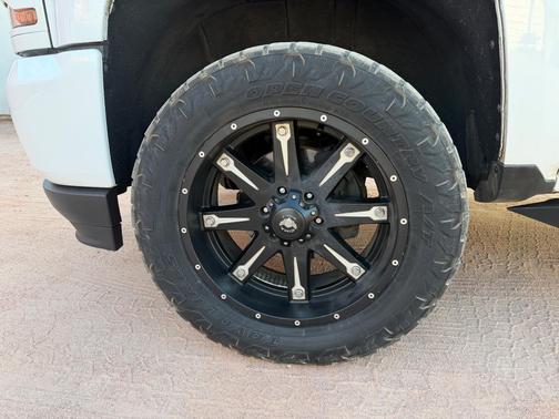 White 2017 Chevrolet Silverado 1500 Custom