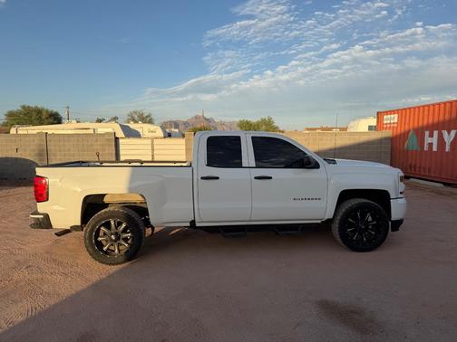 White 2017 Chevrolet Silverado 1500 Custom