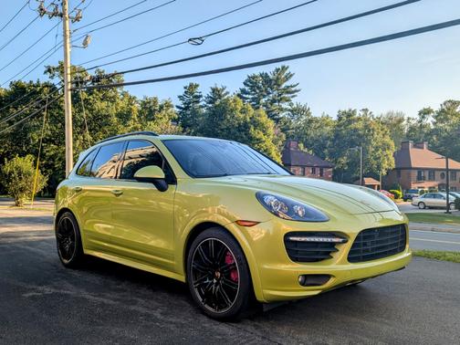 2014 Porsche Cayenne GTS