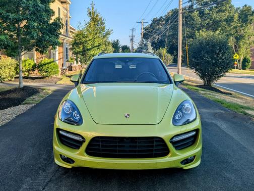 2014 Porsche Cayenne GTS