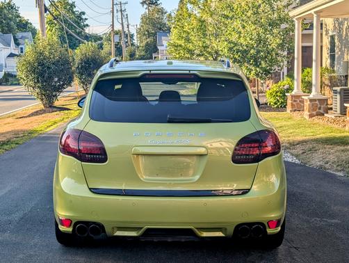 2014 Porsche Cayenne GTS