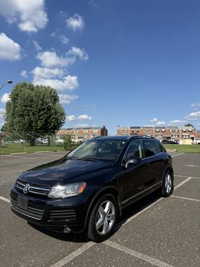 Black 2012 Volkswagen Touareg TDI Lux
