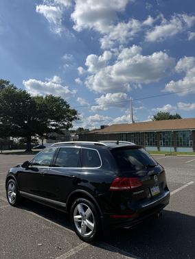 Black 2012 Volkswagen Touareg TDI Lux