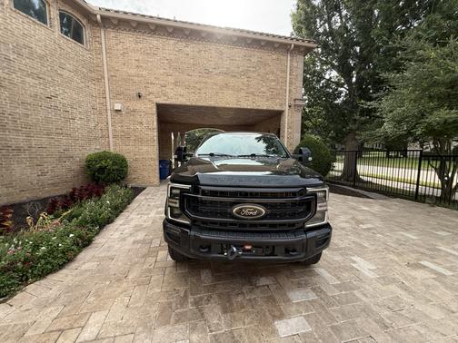 Black 2021 Ford F-250 Lariat