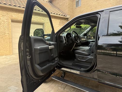 Black 2021 Ford F-250 Lariat