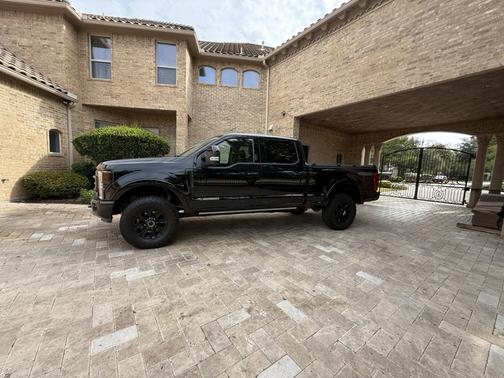 Black 2021 Ford F-250 Lariat