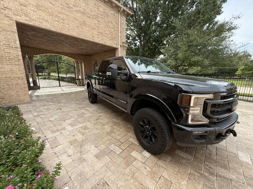 Black 2021 Ford F-250 Lariat