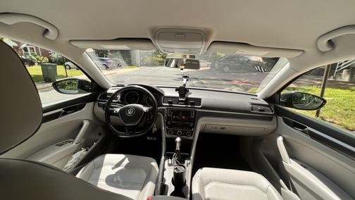 2018 Volkswagen Passat 2.0T R-Line