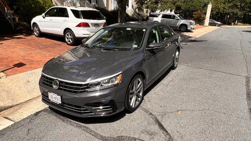 2018 Volkswagen Passat 2.0T R-Line