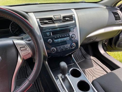 Black 2014 Nissan Altima 2.5 S