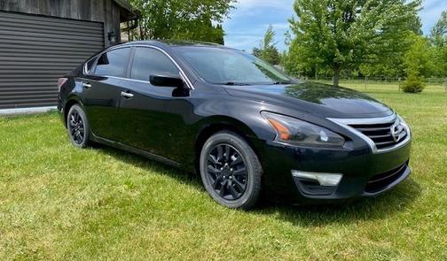 Black 2014 Nissan Altima 2.5 S