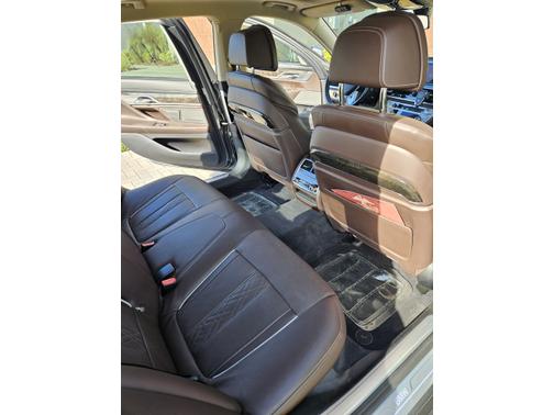 2016 BMW 740 i