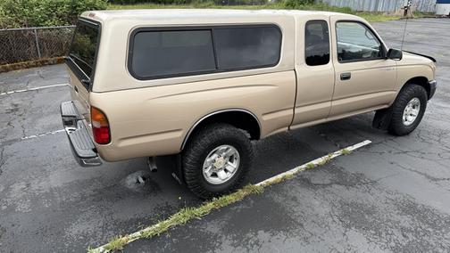Gold 1999 Toyota Tacoma Xtracab