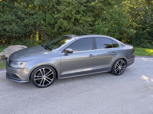 Gray 2015 Volkswagen Jetta DSG TDI SE w/Connectivity