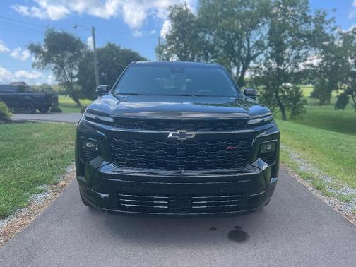 Black 2025 Chevrolet Traverse RS