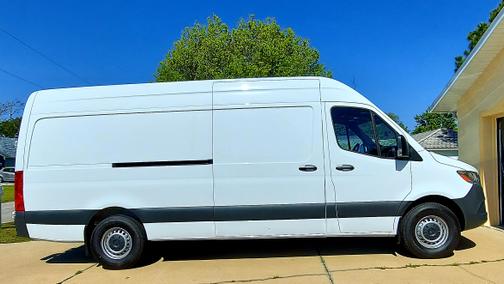Photo 3 of 17 of 2022 Mercedes-Benz Sprinter 2500 High Roof