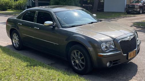 Beige 2010 Chrysler 300C Base