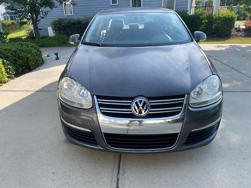 Silver 2009 Volkswagen Jetta S