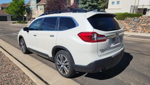 White 2022 Subaru Ascent Touring 7-Passenger
