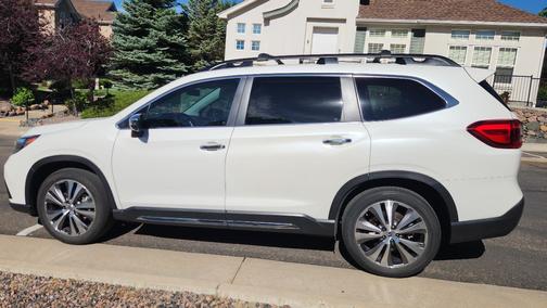 White 2022 Subaru Ascent Touring 7-Passenger