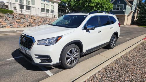 White 2022 Subaru Ascent Touring 7-Passenger