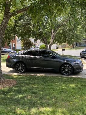 2017 Ford Taurus SHO