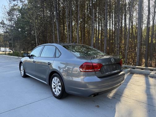 2014 Volkswagen Passat 1.8T Wolfsburg Edition